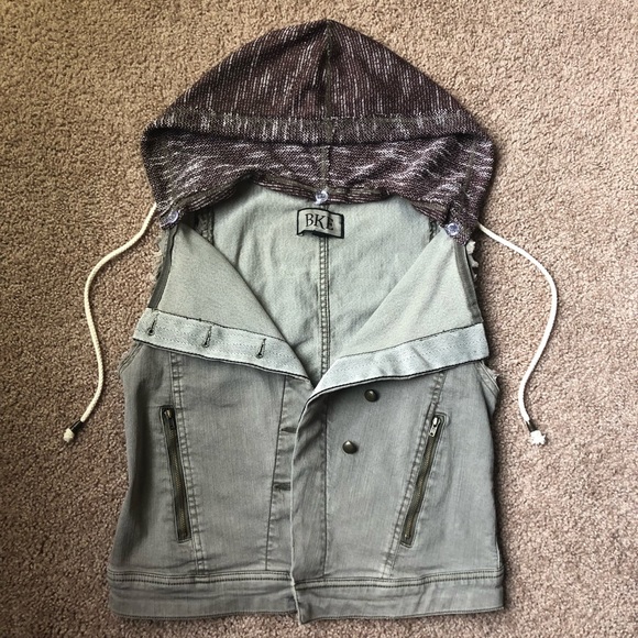 BKE Jackets & Blazers - Buckle BKE Vest Olive Jean Hood Medium Asymmetric BKE Jackets & Blazers - Buckle BKE Vest Olive Jean Hood Medium Asymmetric